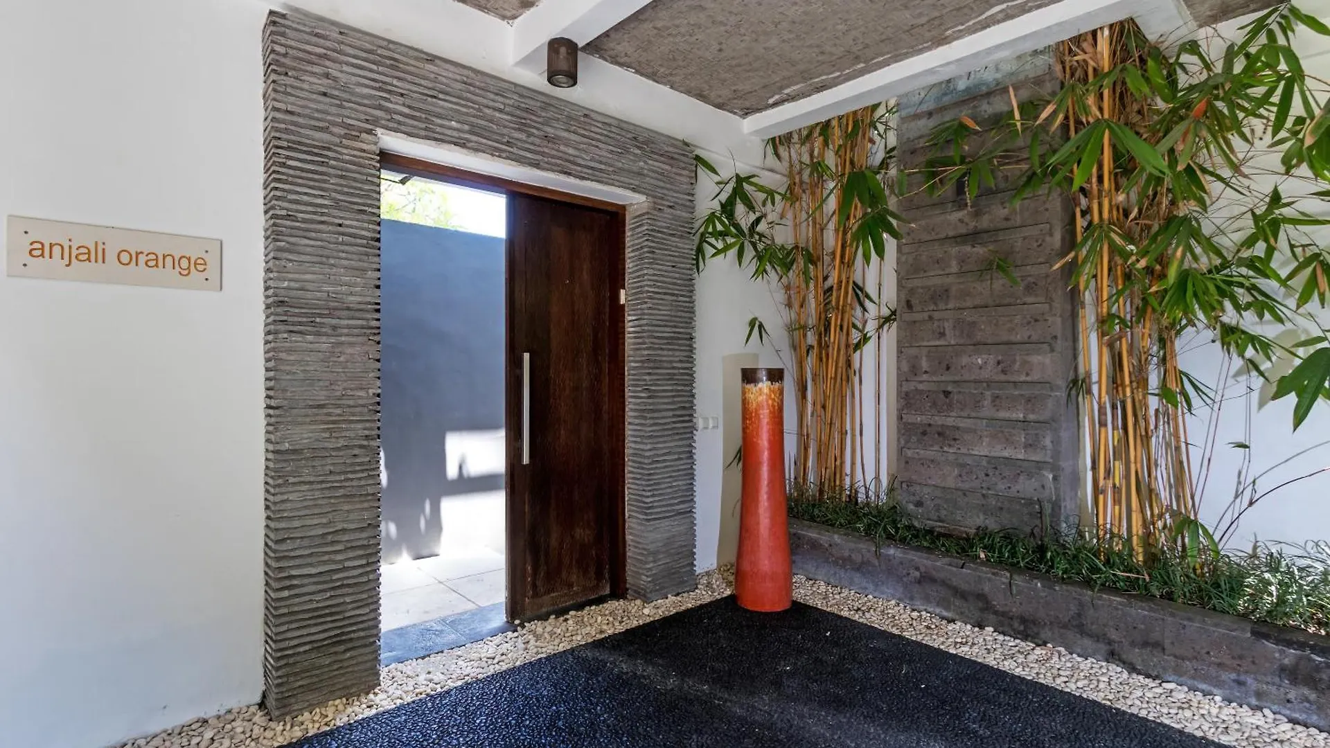 Villa Anjali Orange By Villa Finder Seminyak Indonesien