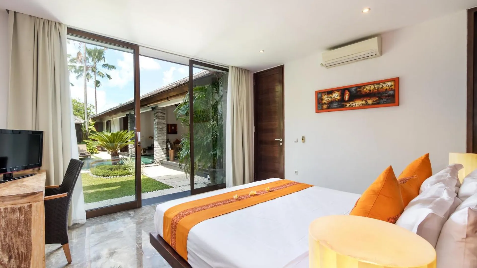 Villa Anjali Orange By Villa Finder Seminyak Indonesien